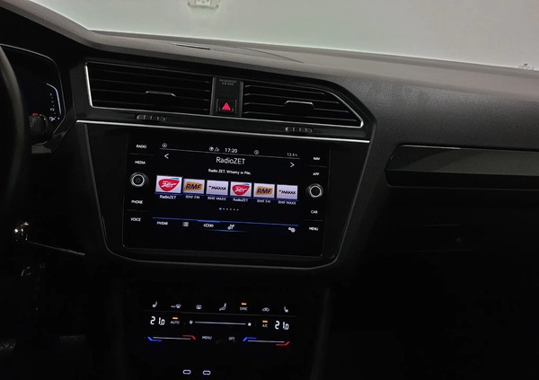 Volkswagen Tiguan cena 124999 przebieg: 126000, rok produkcji 2022 z Debrzno małe 781